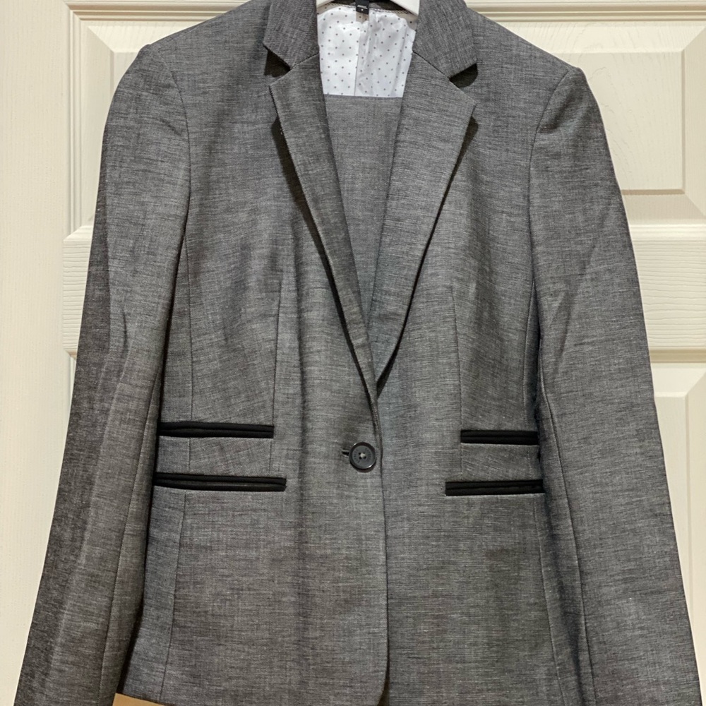 EXPRESS Fashion Columnist Blazer